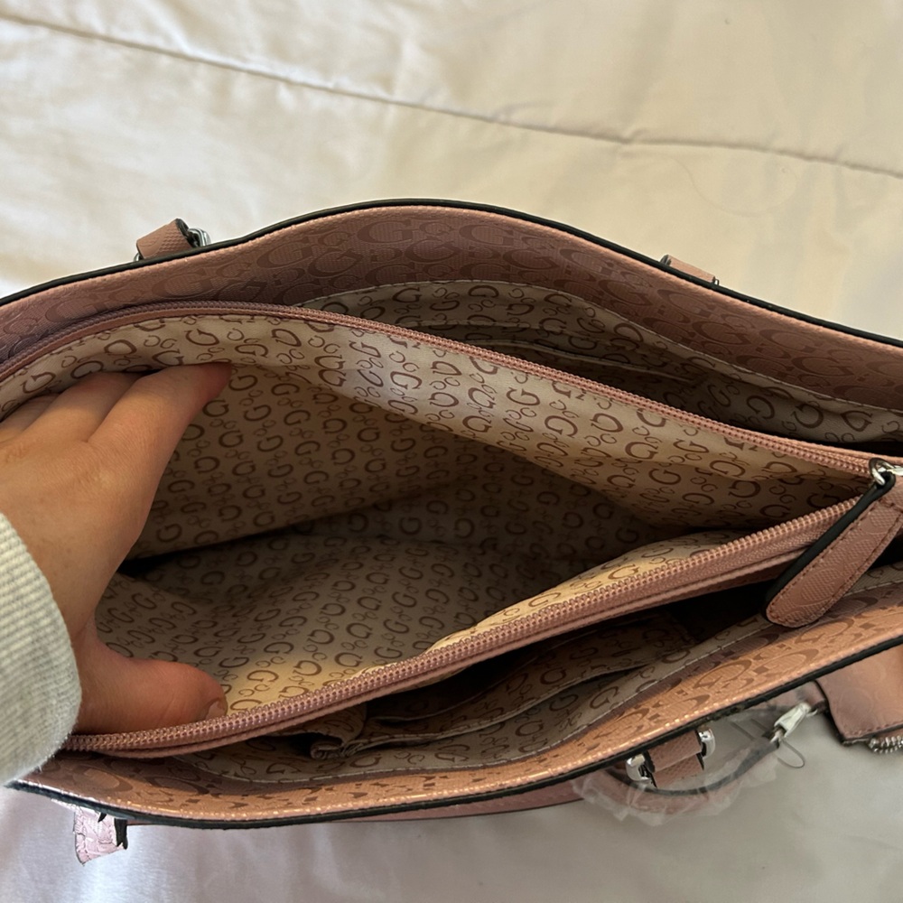 GUESS Shoulder Bag and Clutch Set - Picture 3 of 5